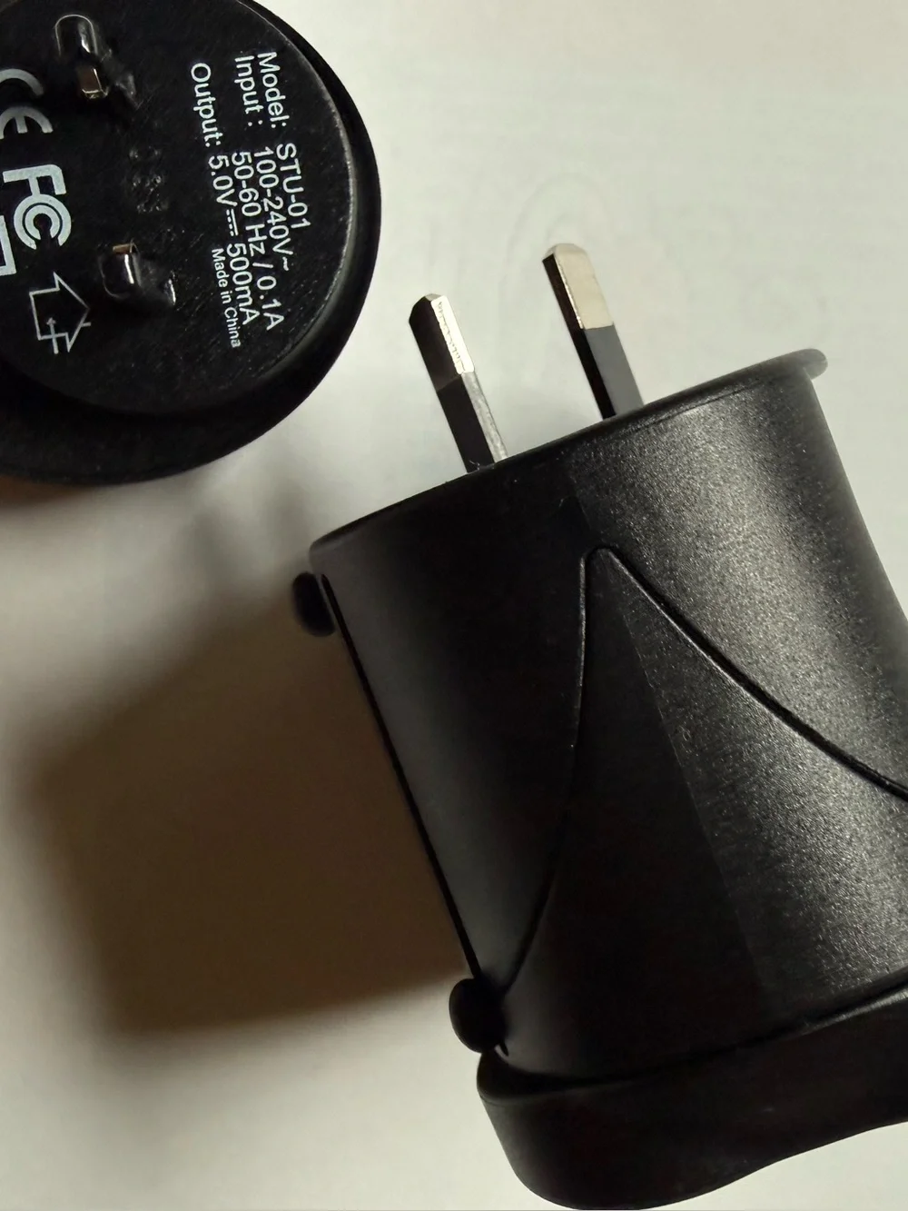 Swiss Travel Universal Adapter Black Travel Set model STU-01
